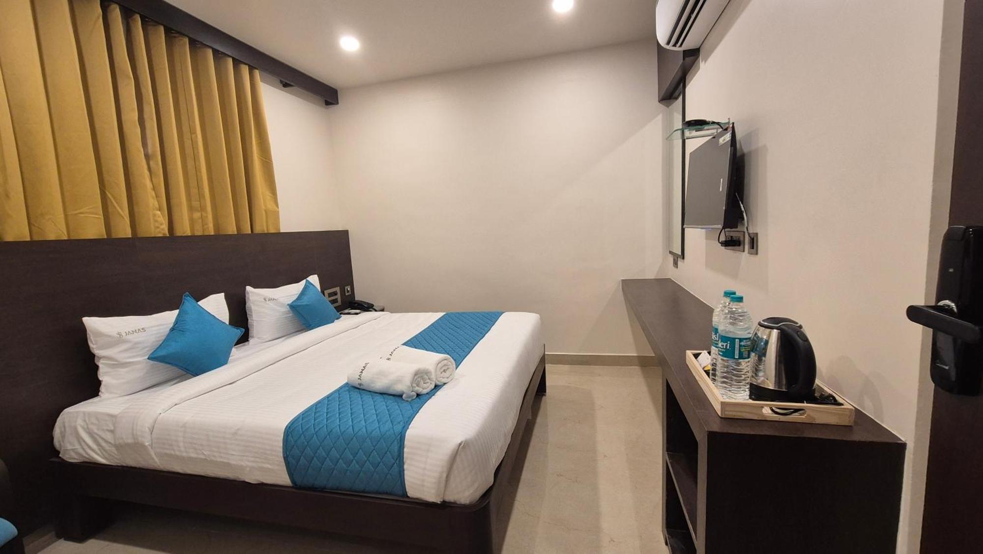Hotel Janas Tirupati Exterior photo
